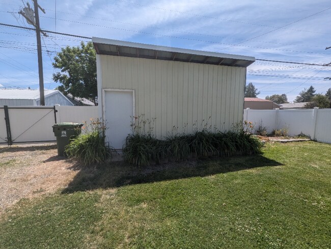 Building Photo - 3107 W Longfellow Ave