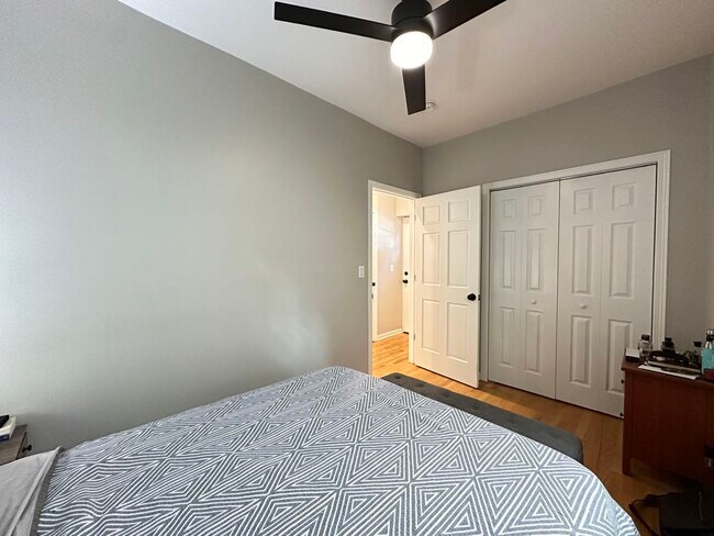 Building Photo - 1424 N Bosworth Ave