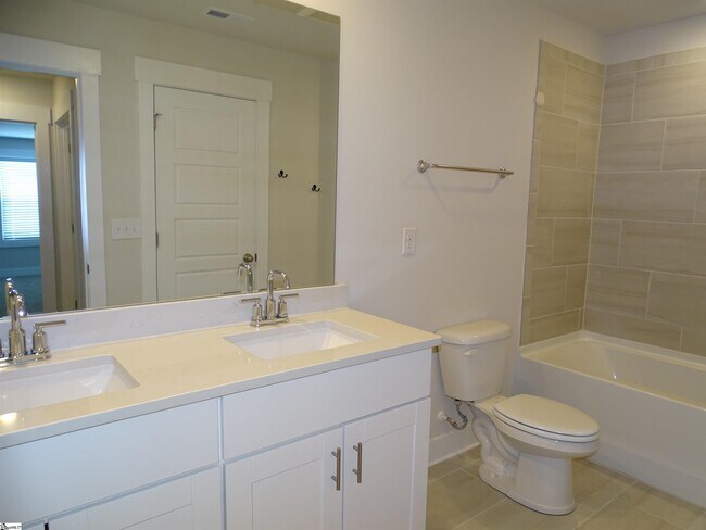 Building Photo - 146 Bromes Wy