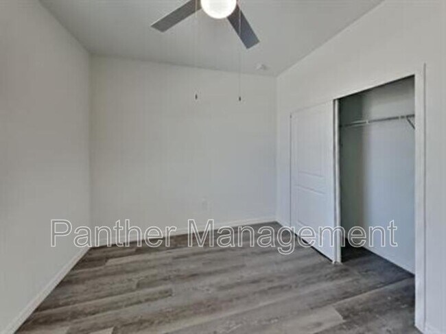 Building Photo - 24501 Zephyr Ct