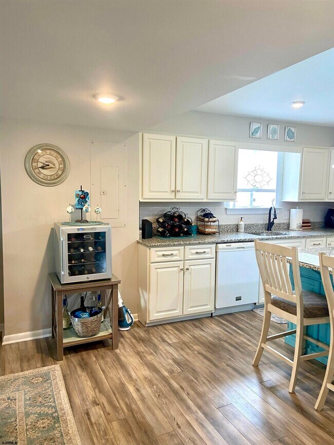 Building Photo - 9103 Amherst Ave