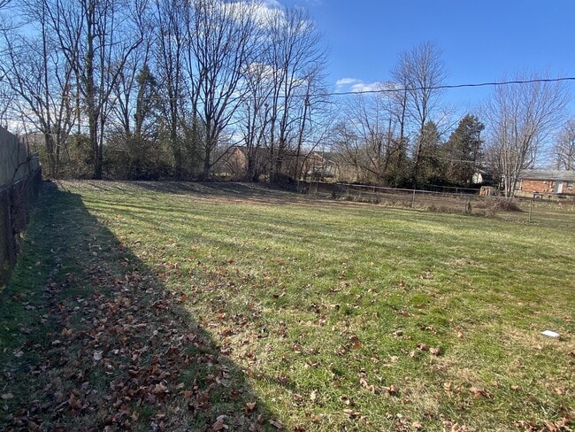 Primary Photo - 142 Airview Dr