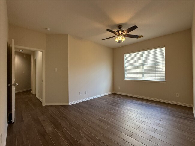 Building Photo - 5222 Hanneck Valley Ln
