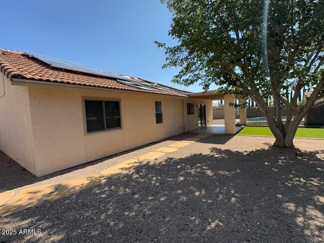 Building Photo - 3954 Cll Roca