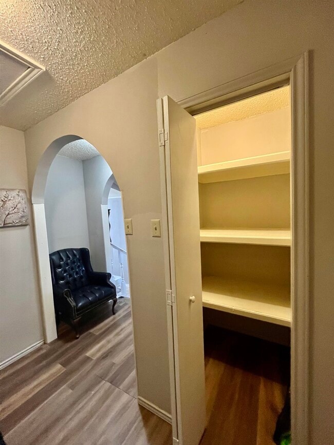 Building Photo - 1410 Rosewood Dr