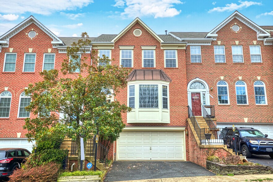 Building Photo - 5742 Governors Pond Cir
