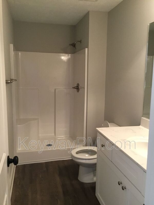 Building Photo - 626 Vista Dr