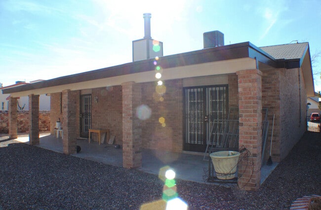 Building Photo - 1108 Coyote Ln