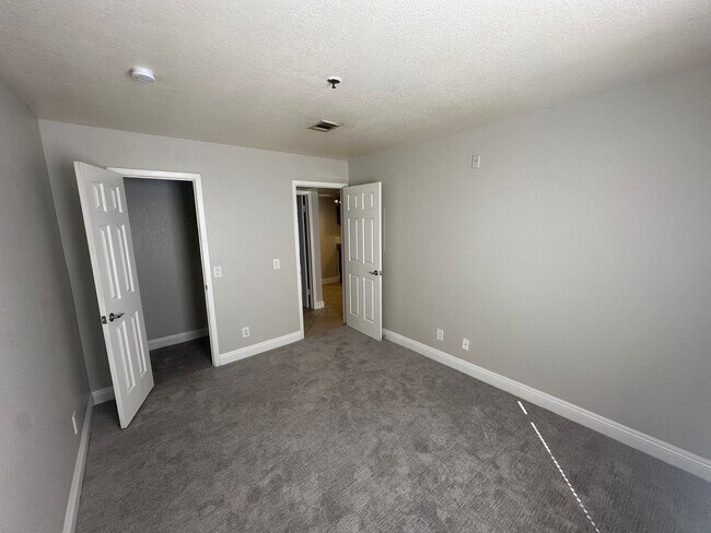 Building Photo - 4200 S Valley View Blvd