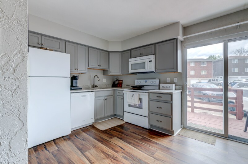 Building Photo - 10161 Squire Meadows Dr