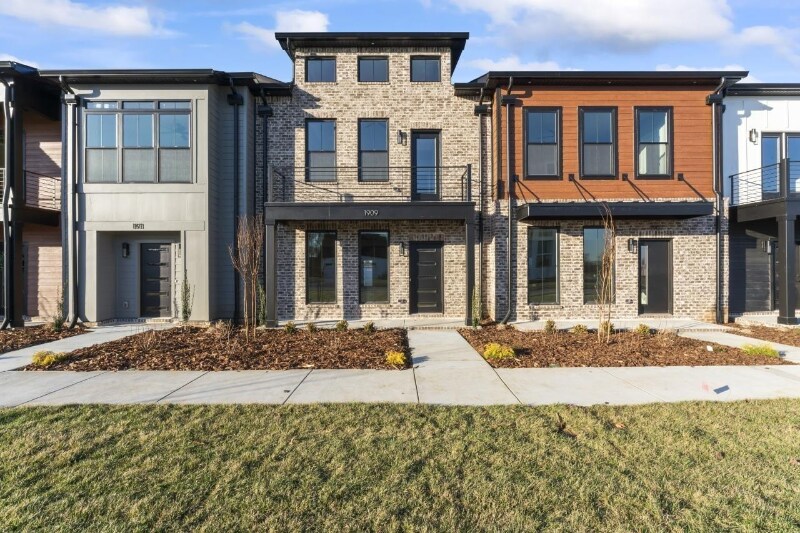 Building Photo - 1321 Rebecca Johns Dr
