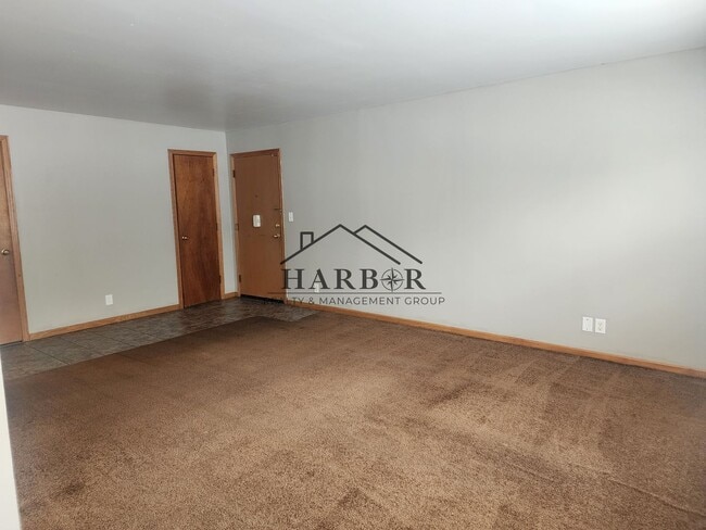 Building Photo - 200-204 11th Ave NW, Austin, MN