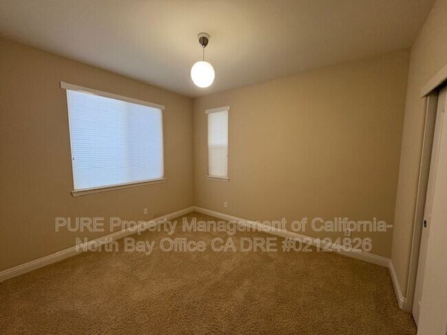 Building Photo - 219 Mission Dr