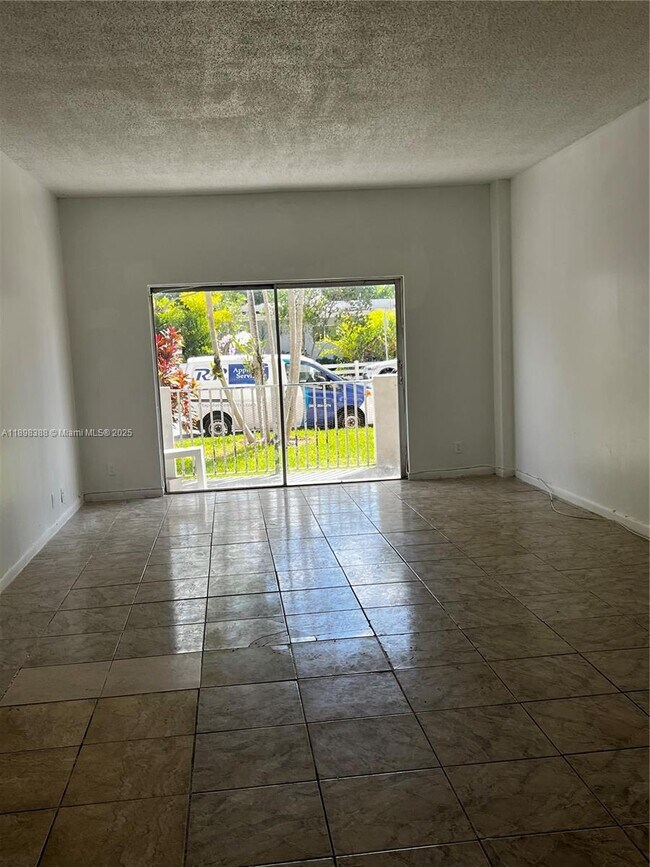 Building Photo - 1455 N Treasure Dr