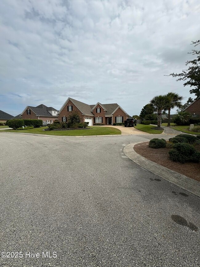 Building Photo - 1044 Golden Sands Way