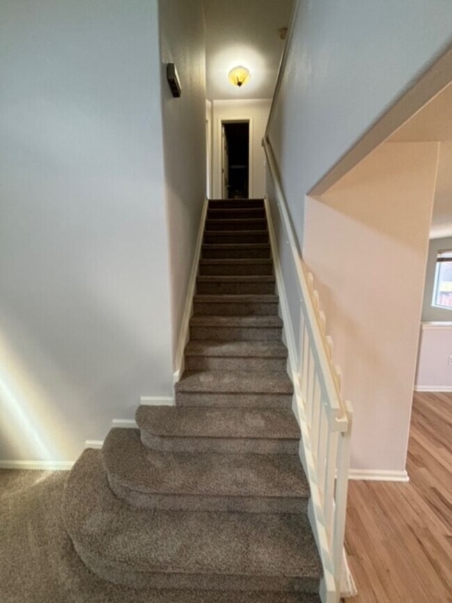 Building Photo - Beautifully Updated 3bd/2.5ba Home in Littleton