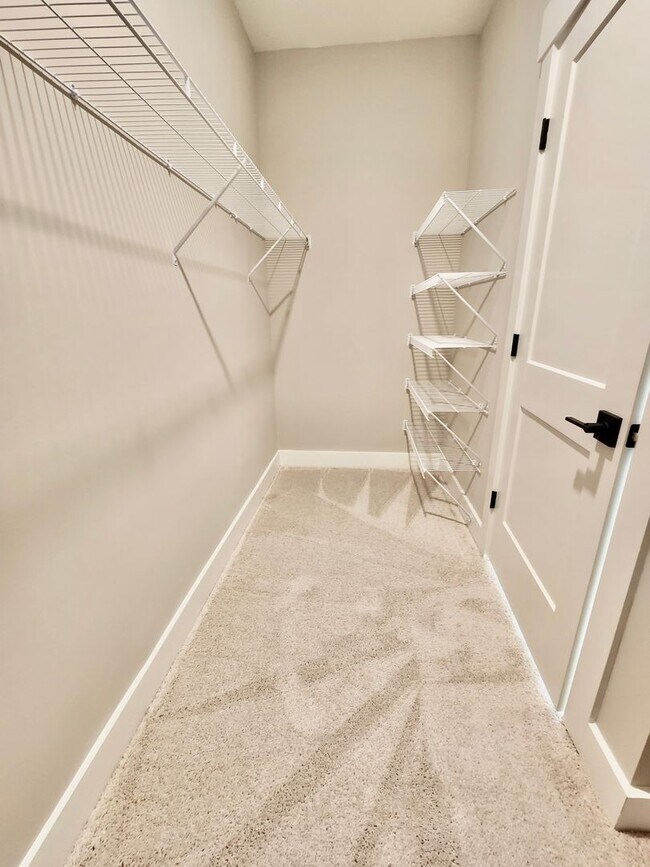 Building Photo - LIKE NEW Executive Home In Coveted Midtown...