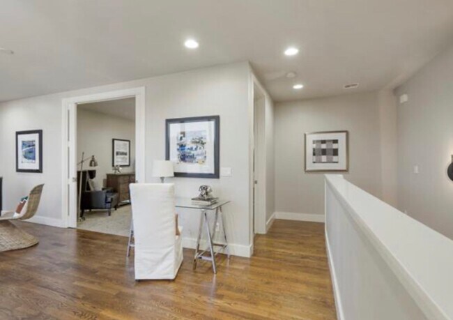 Building Photo - Experience fabulous Brookside living, just outside your front door!