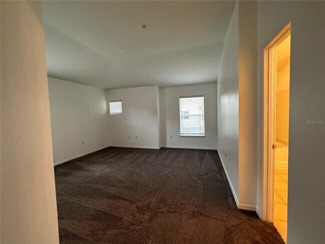 Building Photo - 6624 S Goldenrod Rd
