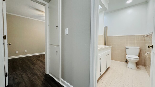 Building Photo - 815 W Palmetto St
