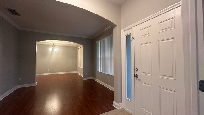 Building Photo - 418 Brentwood Club Cove