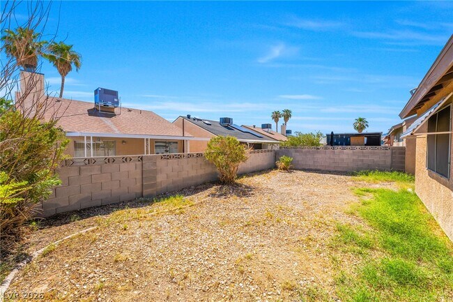 Building Photo - 4656 Bumblebee Cir