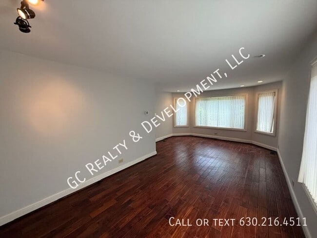 Building Photo - 4120 N Overhill Ave