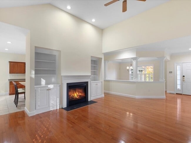 Building Photo - 32 Silver Brook Ln