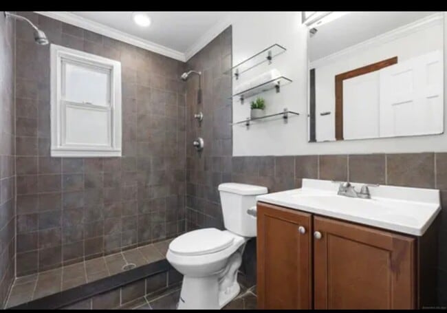 Building Photo - 244 Judwin Ave