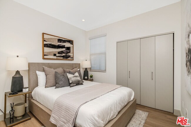 Building Photo - 130 S Sepulveda Blvd