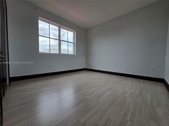 Building Photo - 14843 SW 24th St