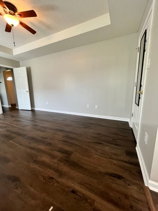 Building Photo - 206 Worthington Ln