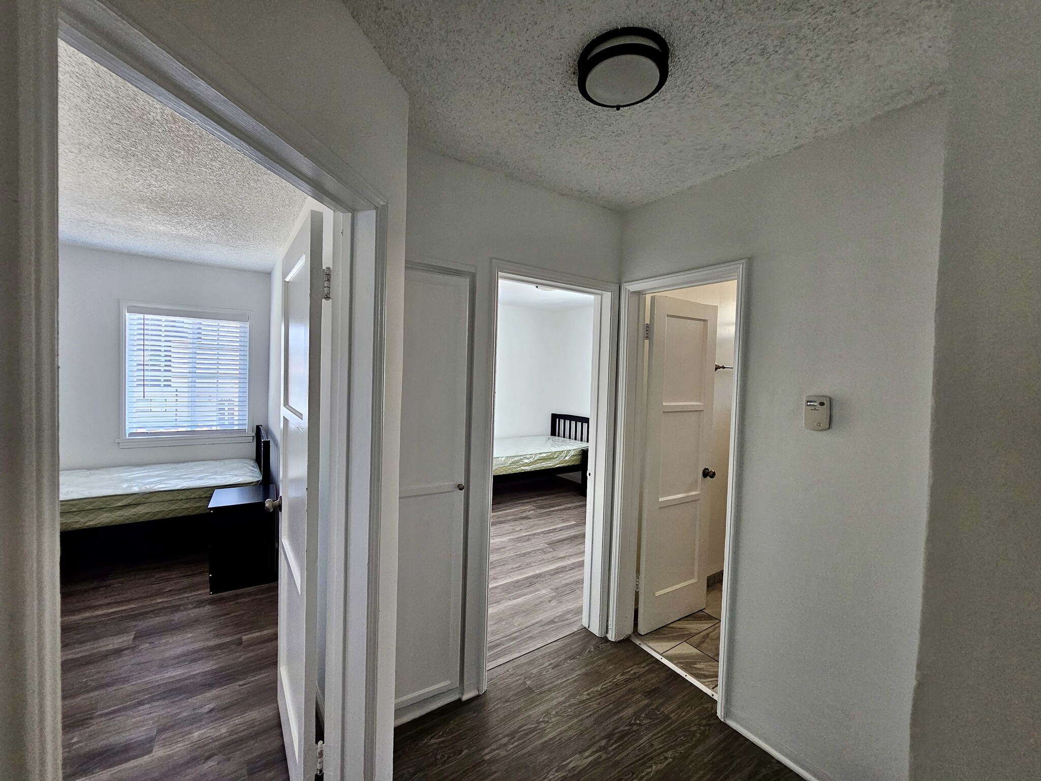 Building Photo - 1349 W 35th St