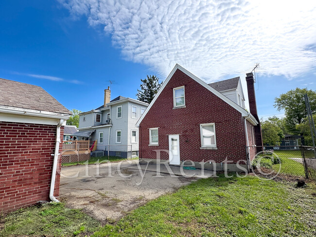 Building Photo - 4311 Homer Ave