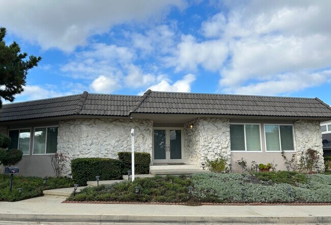 Front - 14687 Deervale Pl