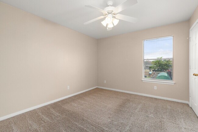 Building Photo - 3119 Douglas Fir Dr