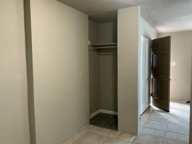 Building Photo - 129 Brumley Ave NE
