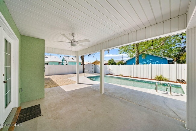 Building Photo - 615 Poinsettia Ct