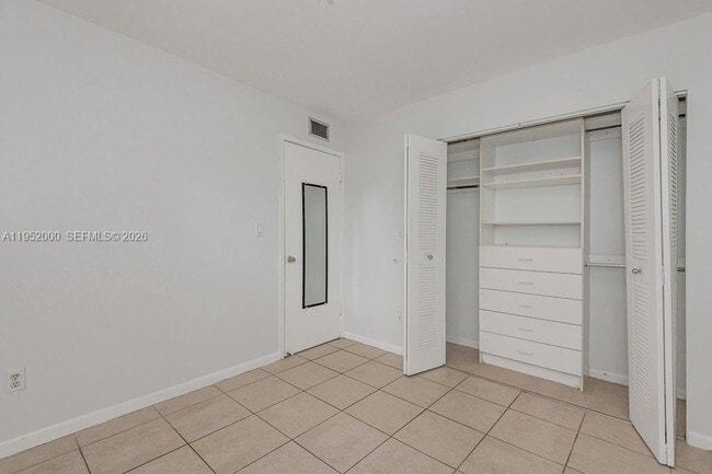 Building Photo - 4111 Stirling Rd
