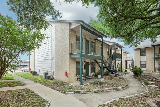 Building Photo - 1624 Aquarena Springs Dr