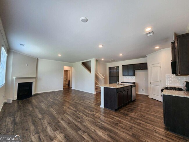 Building Photo - 4825 Layton Dr