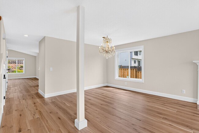 Building Photo - Beautifully Refreshed Clackamas Home with Bright Interiors & Private Backyard Retreat