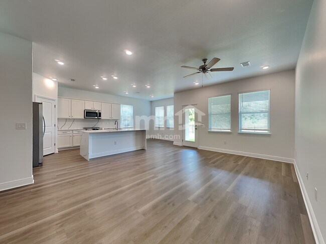 Building Photo - 6443 Atlantic Bch Ave
