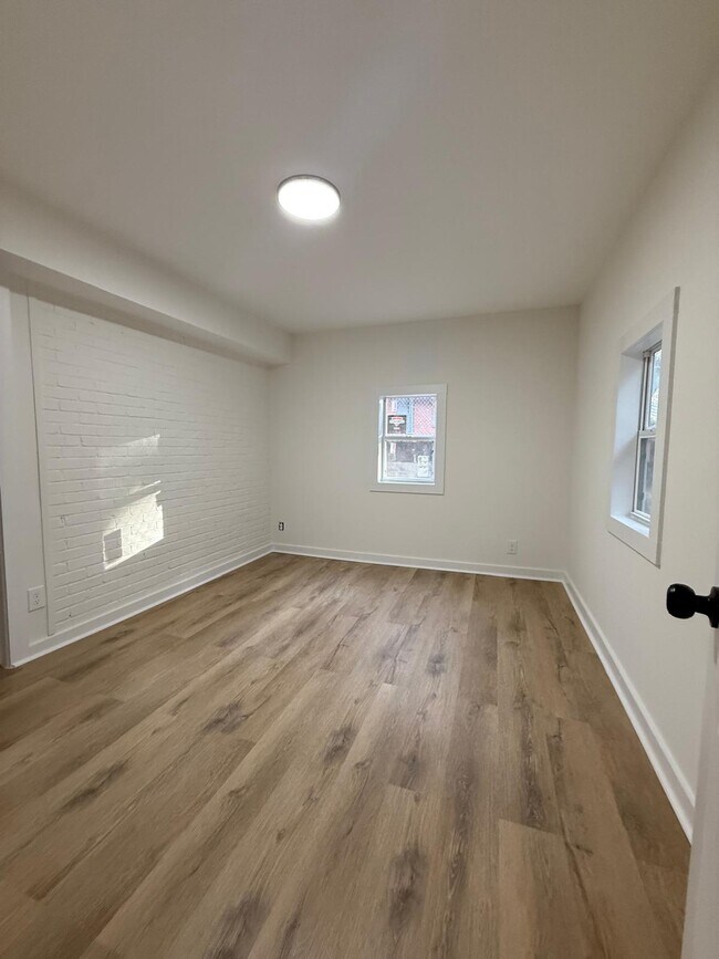 Building Photo - 308 Nottingham Rd