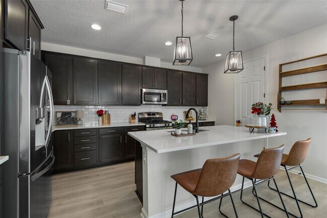 Building Photo - 143 Alderwood Pl