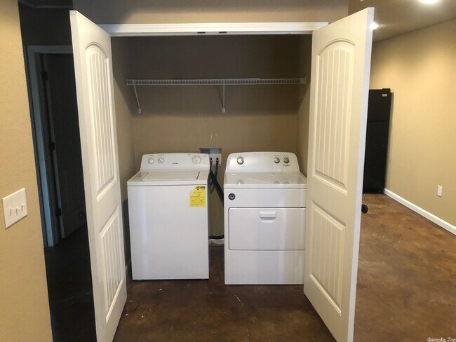 Building Photo - 1716 Arch St