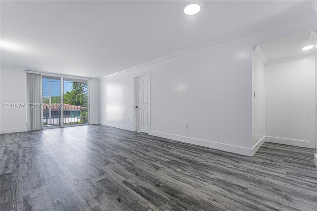 Building Photo - 8340 Harding Ave