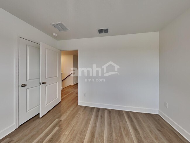 Building Photo - 37726 Dusty Saddle Ln