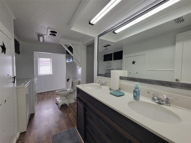 Building Photo - 1112 VZ Co Rd 1703