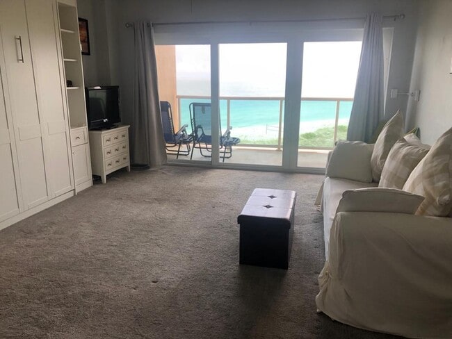 Building Photo - 880 Mandalay Ave